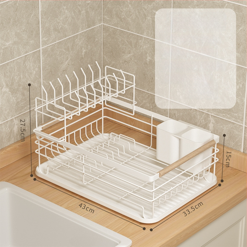 Notekas trauku plaukts virtuvē – dzelzs stieples materiāls, mūsdienīgs minimālisma stils, uzglabāšana pie izlietnes, piemērots bļodām un traukiem