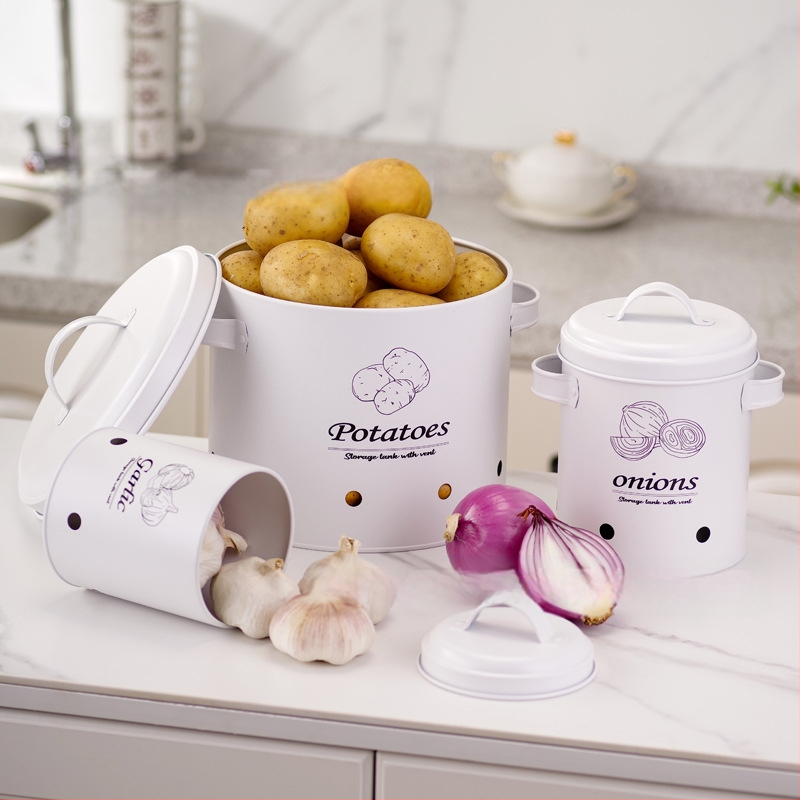 Apvalus galvanizuoto plieno sandėliavimo indas bulvėms, svogūnams ir česnakams su kvėpuojančiomis angomis — daugiafunkcinė metalo sandėliavimo komplektas, talpa virš 5 L, su spausdintu logotipu