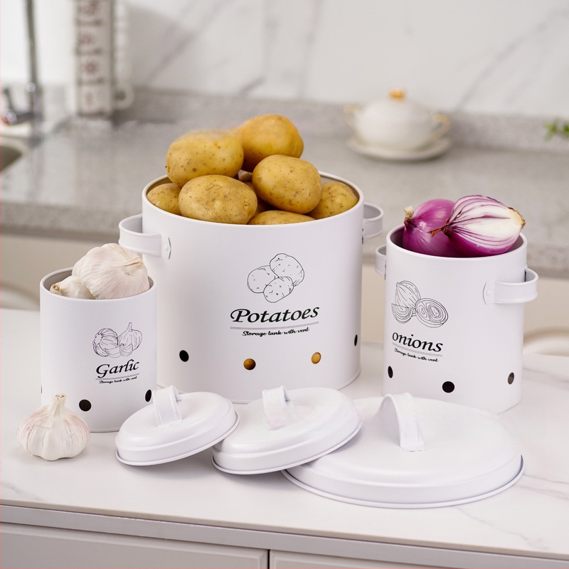 Apvalus galvanizuoto plieno sandėliavimo indas bulvėms, svogūnams ir česnakams su kvėpuojančiomis angomis — daugiafunkcinė metalo sandėliavimo komplektas, talpa virš 5 L, su spausdintu logotipu