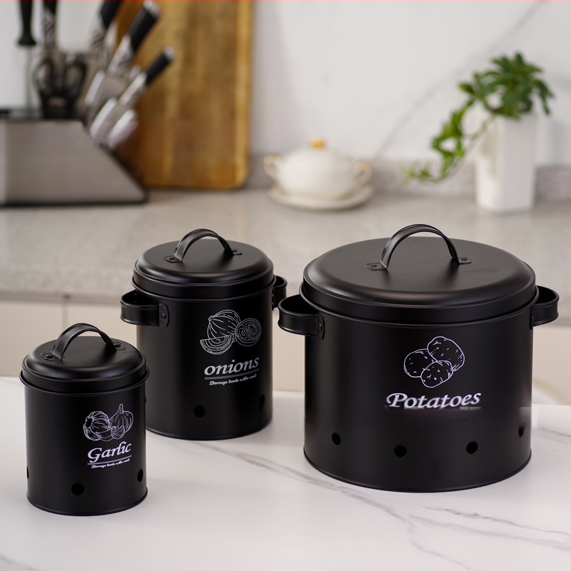 Apvalus galvanizuoto plieno sandėliavimo indas bulvėms, svogūnams ir česnakams su kvėpuojančiomis angomis — daugiafunkcinė metalo sandėliavimo komplektas, talpa virš 5 L, su spausdintu logotipu
