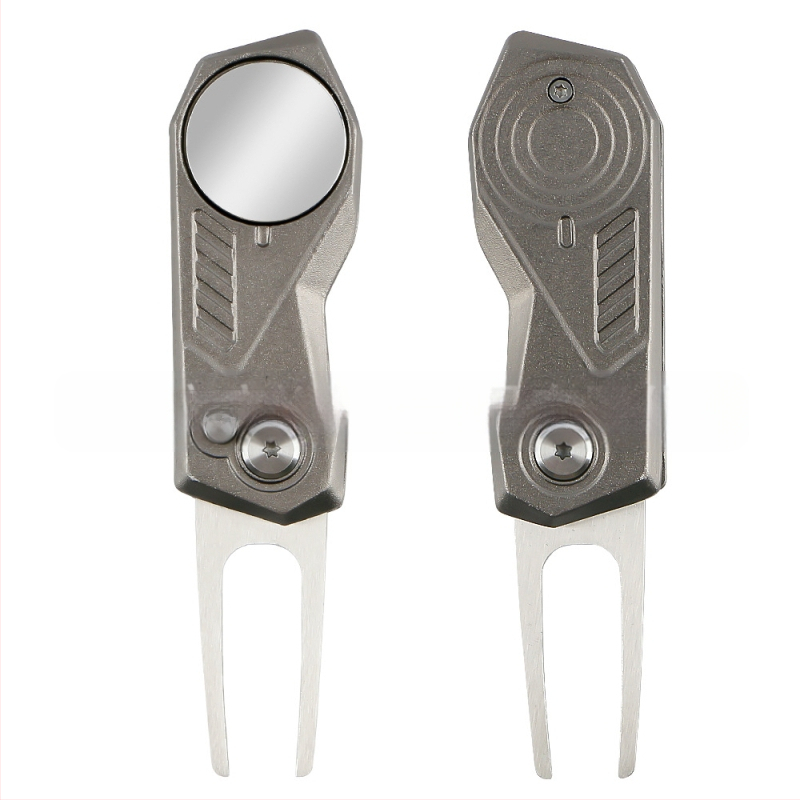 Golf Green Fork – сгъваем голф аксесоар, изработен от неръждаема стомана и алуминий, марка wosofe, с отпечатано лого