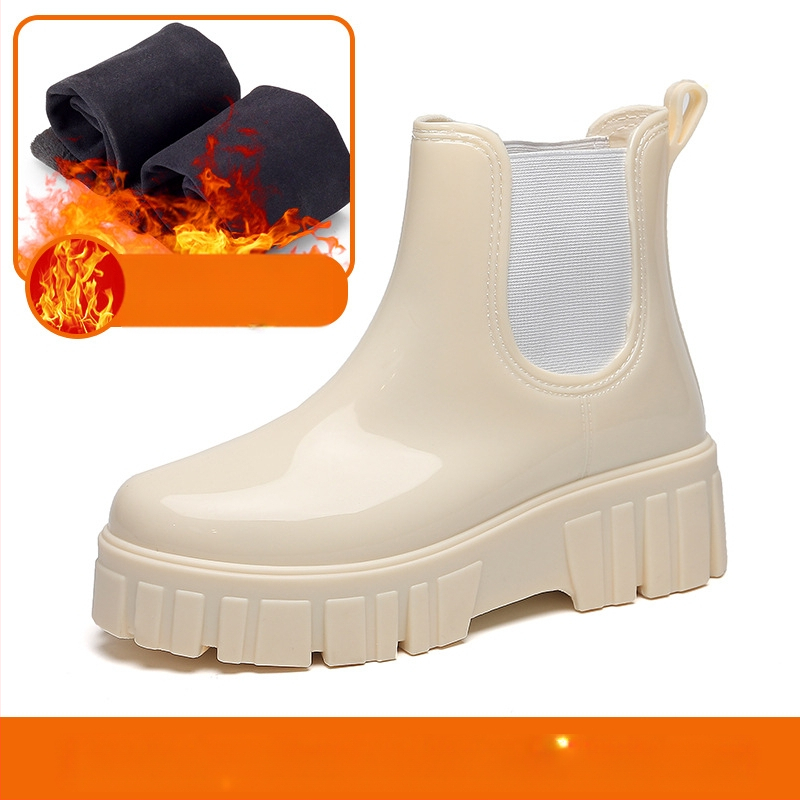 Moteriški lietaus batai, vidutinio aukščio viršus, storesnė padas, PVC viršus, vidutinio kulno 3–5 cm, vientisos spalvos, tinka pavasariui, rudeniui ir žiemai