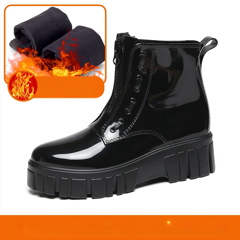 Moteriški lietaus batai, vidutinio aukščio viršus, storesnė padas, PVC viršus, vidutinio kulno 3–5 cm, vientisos spalvos, tinka pavasariui, rudeniui ir žiemai