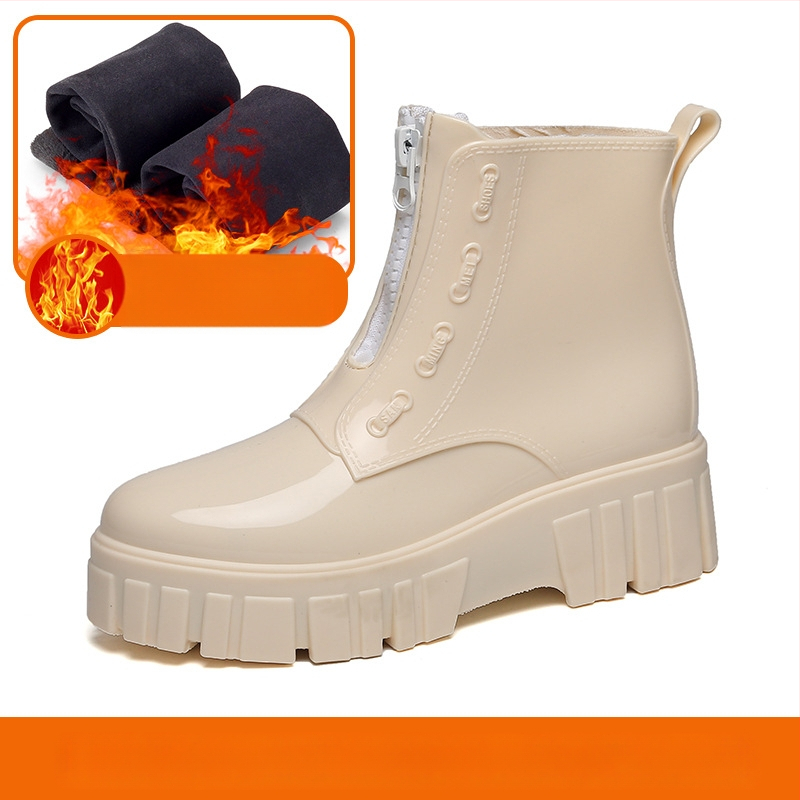 Moteriški lietaus batai, vidutinio aukščio viršus, storesnė padas, PVC viršus, vidutinio kulno 3–5 cm, vientisos spalvos, tinka pavasariui, rudeniui ir žiemai