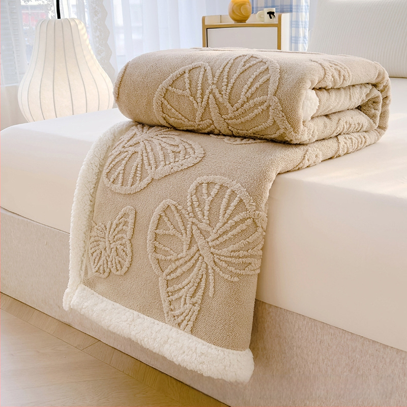 Divpusēja sega ar tauriņa ziedu motīvu, džakarda korālfleiks, vissezonu, mūsdienīgs minimālisma stils