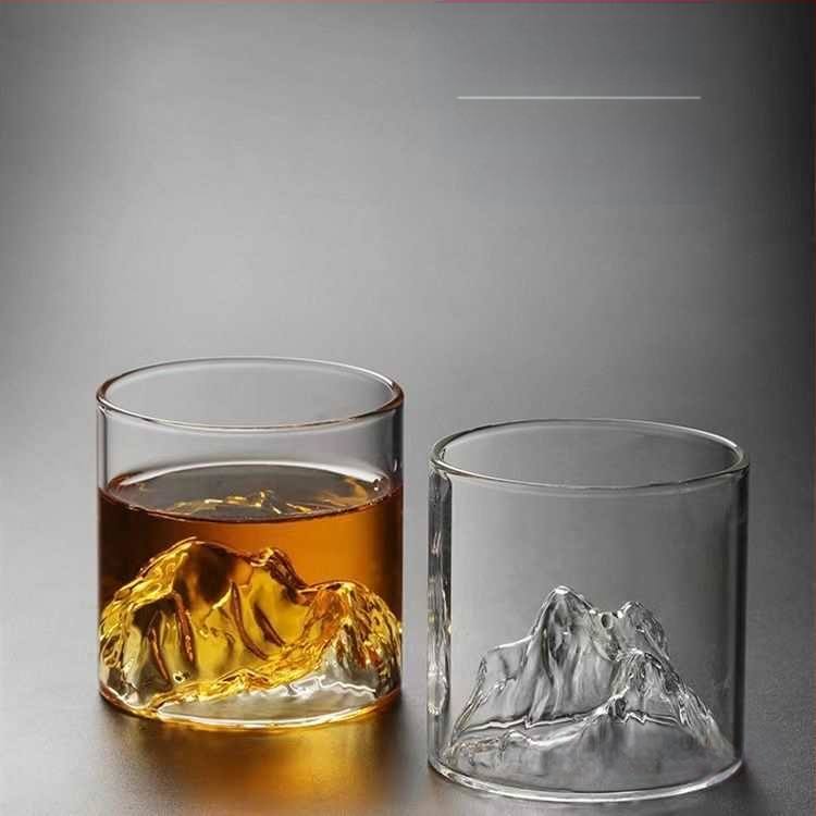 Termo atsparus stiklo puodelis japonų stiliuje su Fudžio motyvu ir ledinio rašto dizainu, apvalios formos