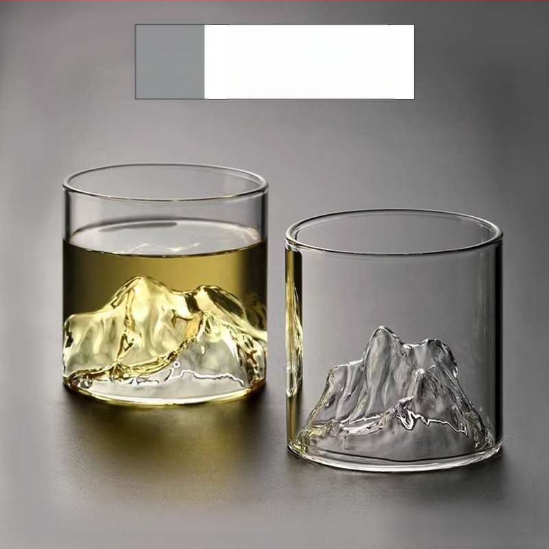 Termo atsparus stiklo puodelis japonų stiliuje su Fudžio motyvu ir ledinio rašto dizainu, apvalios formos