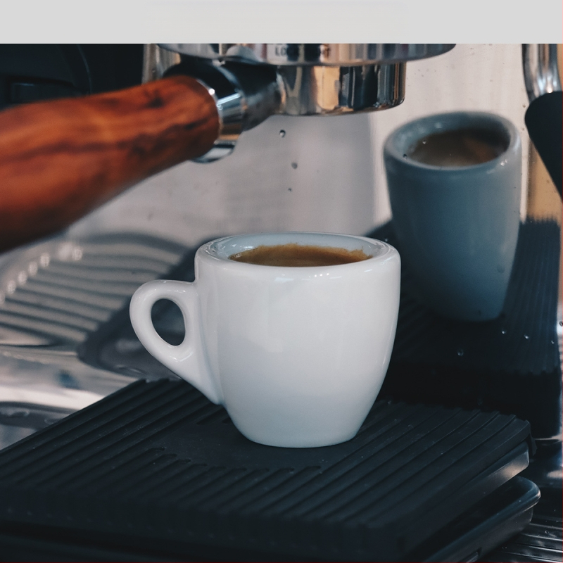 Espresso puodelis keramika, 9 mm storis, su padėklu