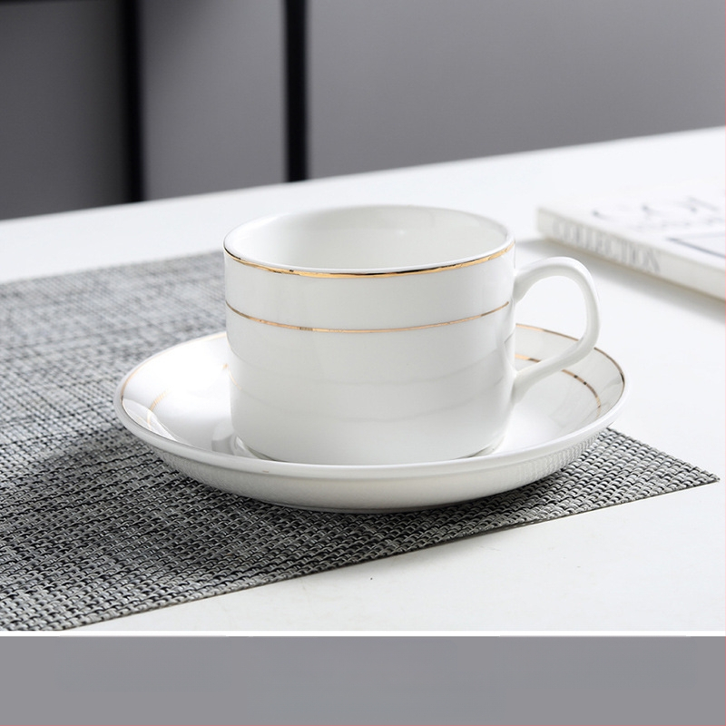 Keramikas kafijas krūze ar apakštasi — mājas komplekts, ar logotipa druku, pielāgošana pieejama, glazēta virsma, apaļa forma