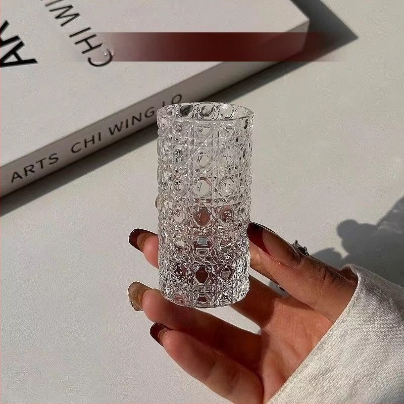 Kokteilinė stiklinė, stiklo korpusas su brangakmenių raštu, šviesus prabanga-retro stilius, talpa virš 1000 ml