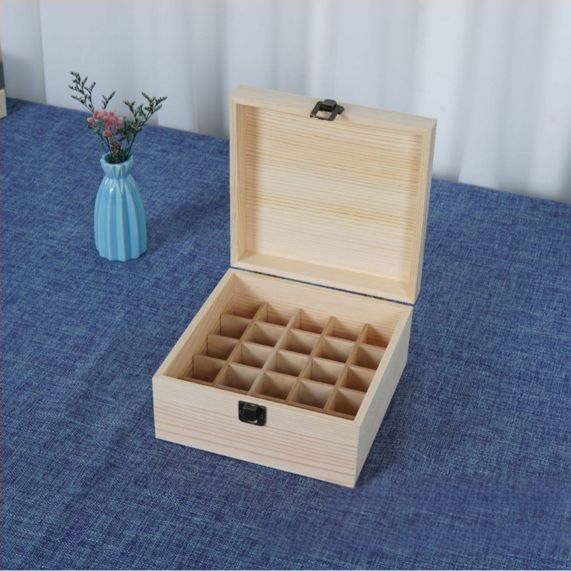 Fából készült illóolaj tároló doboz, több rekeszével, asztali kivitel, lehajtható fedél, logó nyomtatható