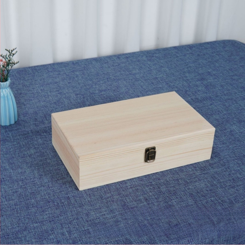 Fából készült illóolaj tároló doboz, több rekeszével, asztali kivitel, lehajtható fedél, logó nyomtatható