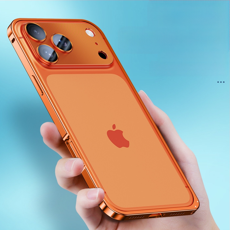 Kovový rámový kryt na iPhone s ochranou objektívu; kompatibilný s iPhone 17 Pro Max a 16 Pro; materiál: kov; spracovanie: horúce ohýbanie; funkcie: odolný voči nárazom, odvádza teplo, proti otlačkom prstov.