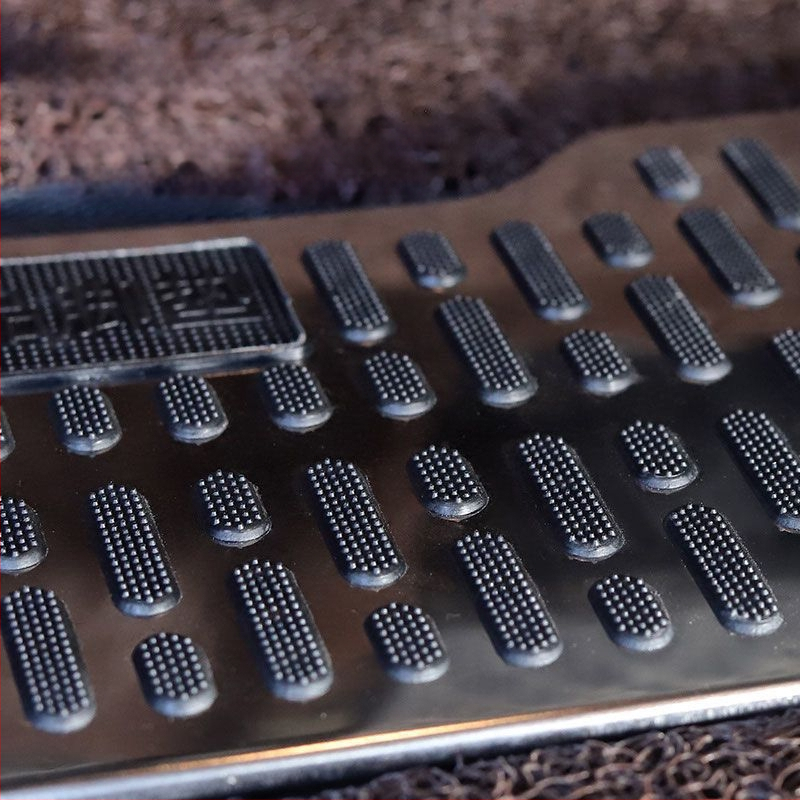 Vadītāja pedālis automašīnai, izturīgs alumīnija sakausējums, neslīdējoša virsma, bremzes pedāļa aizsardzība, piemērots manuālajai transmisijai