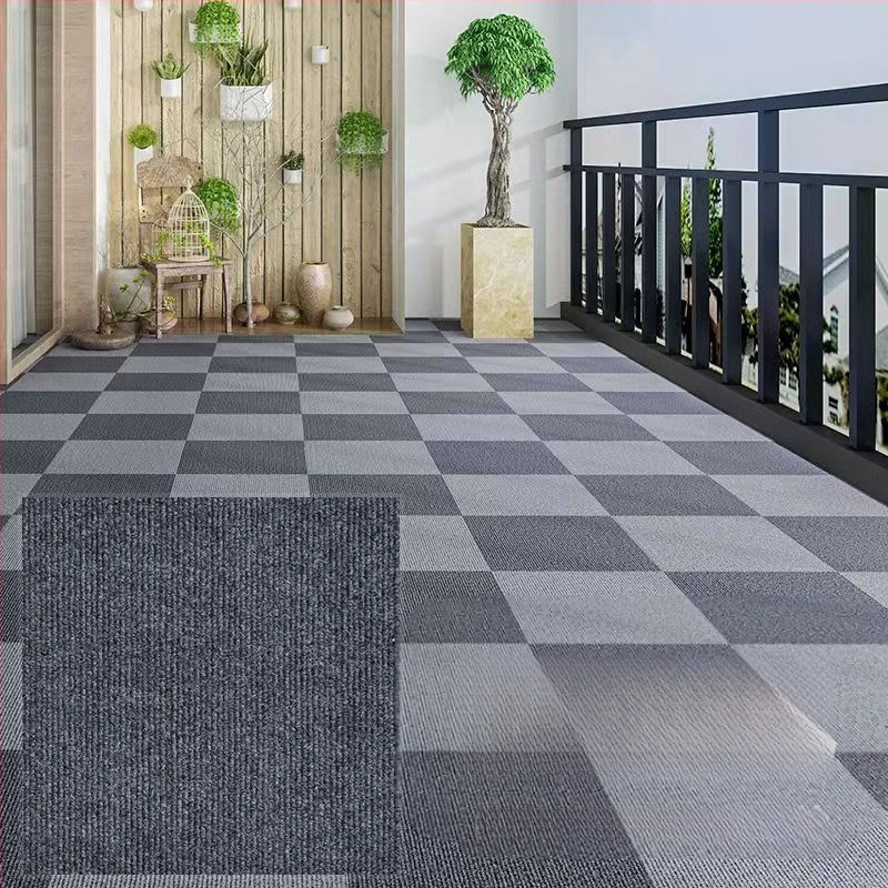 Komerciālais pašlīmējošais paklājs no poliesteru, svītrainais raksts, pastorālais stils, mašīnveidots austs