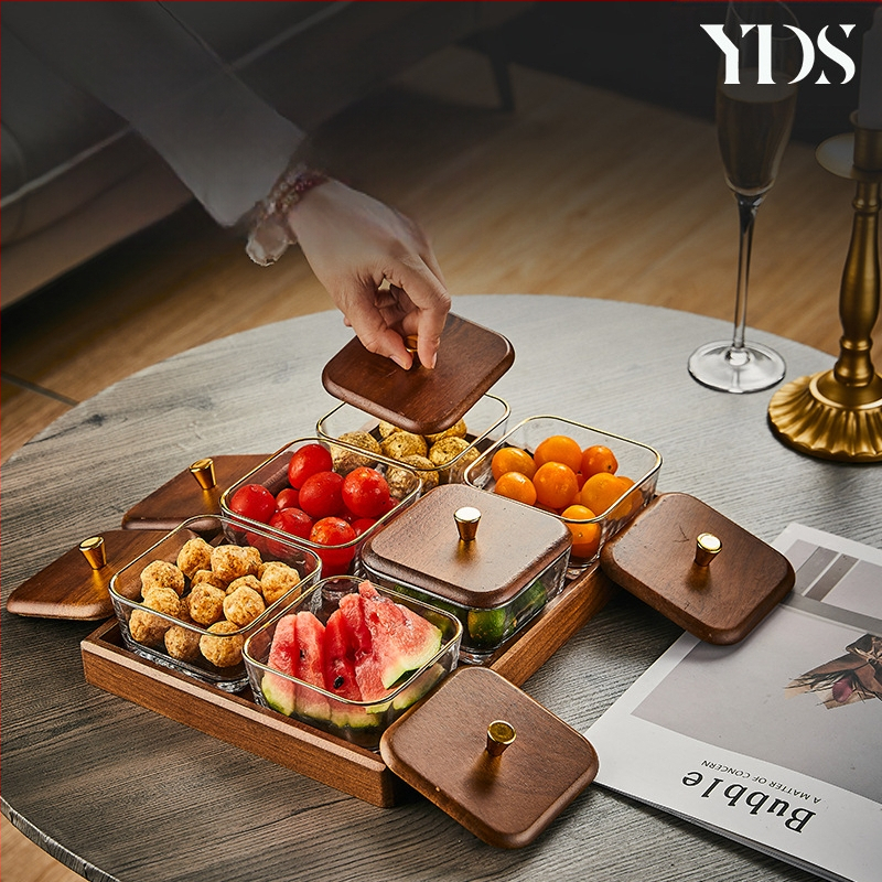 Üvegből készült gyümölcstál osztott rekeszekkel, pásztor-stílusú, egyszerű dizájn, nappali teafőasztalhoz