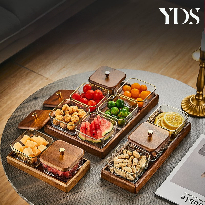 Üvegből készült gyümölcstál osztott rekeszekkel, pásztor-stílusú, egyszerű dizájn, nappali teafőasztalhoz