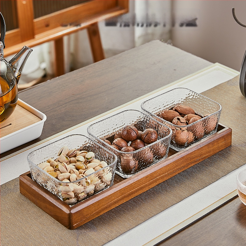 Üvegből készült gyümölcstál osztott rekeszekkel, pásztor-stílusú, egyszerű dizájn, nappali teafőasztalhoz