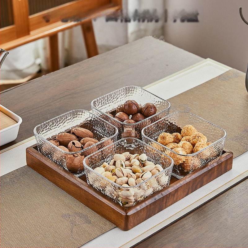 Üvegből készült gyümölcstál osztott rekeszekkel, pásztor-stílusú, egyszerű dizájn, nappali teafőasztalhoz