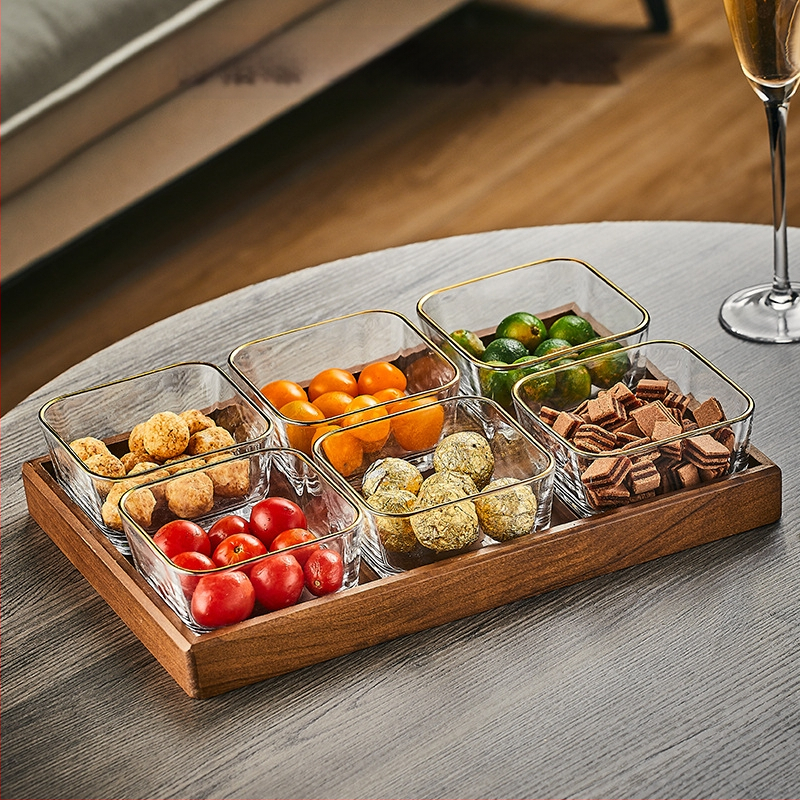 Üvegből készült gyümölcstál osztott rekeszekkel, pásztor-stílusú, egyszerű dizájn, nappali teafőasztalhoz