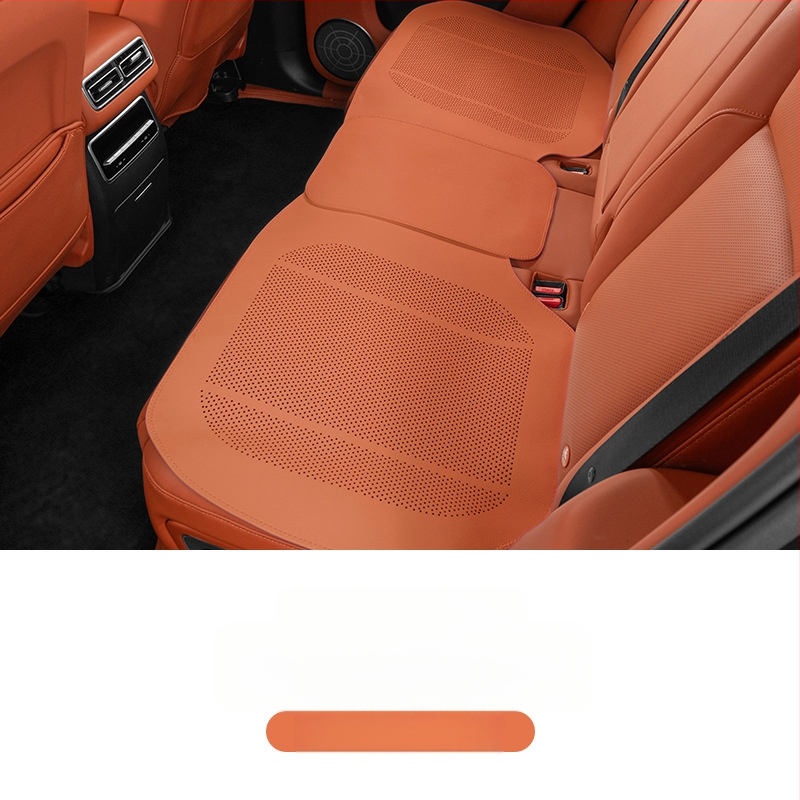 Auto armatuurlaua libisemisvastane matt keskse konsoolile koos telefoniga ja parfüümiga hoiukohaga — lame minimalistlik stiil, nahapind, looduslike kiudude täidis, kohandatav, ventilatsioon