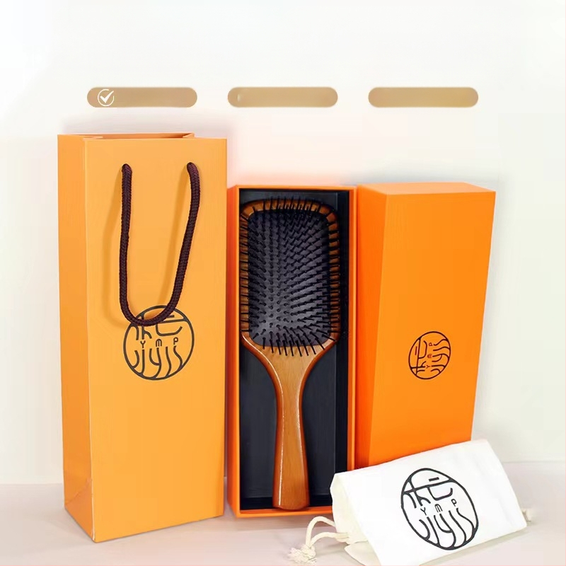 Pieptene din lemn de fag cu pernă de aer, același model ca Aifanda, în cutie cadou, gravură pentru ziua de naștere