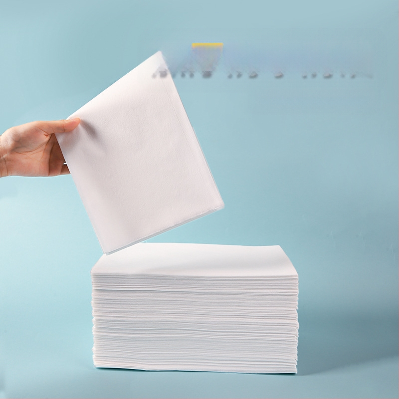 100 vienreizējās lietošanas gultas palagi no nešķiedētā auduma, pastiprināti, piemēroti skaistumkopšanas salonam, masāžai un viesnīcām