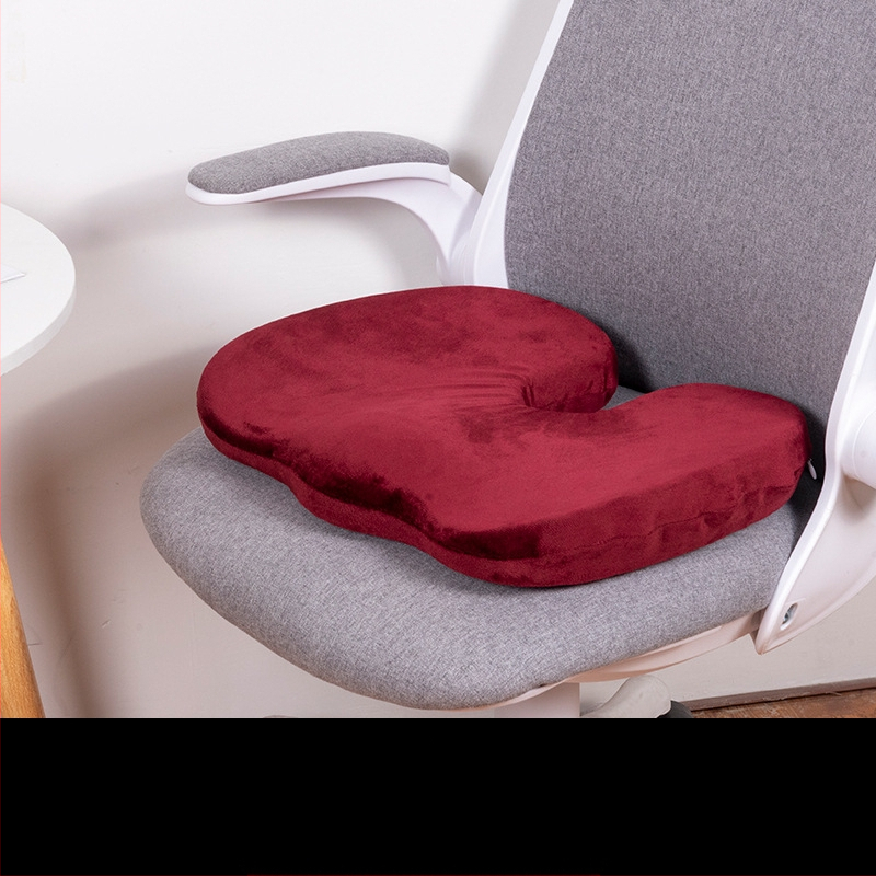 У-образена възглавничка за офис стол с мрежеста повърхност и пълнеж memory foam, дишаща