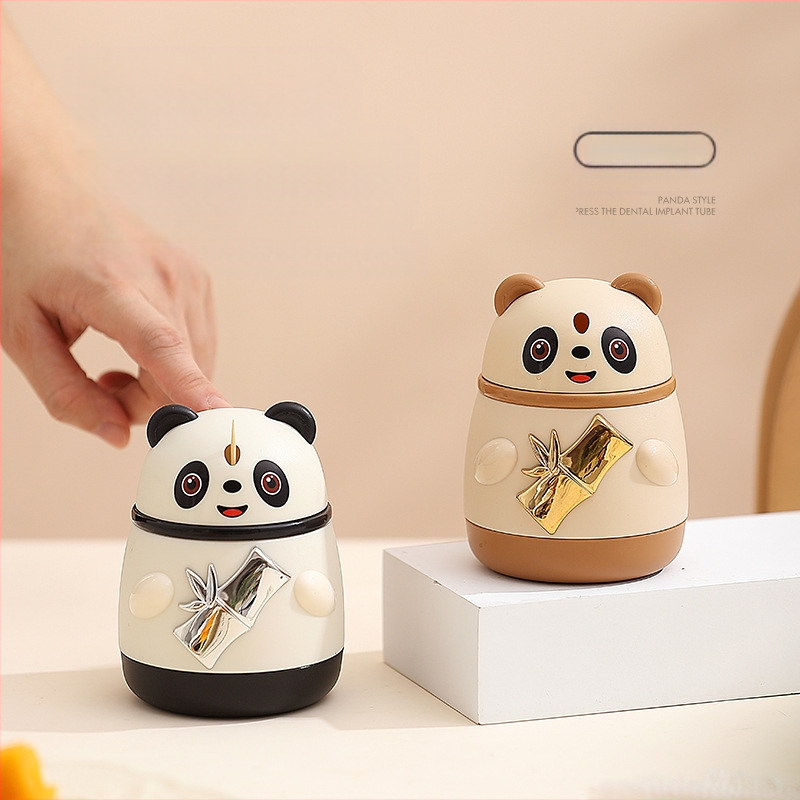 Кутия за клечки за зъби – карикатурен дизайн Гигантска панда, механизъм за натискане, пластмаса, произход Гуандун, възможност за персонализация