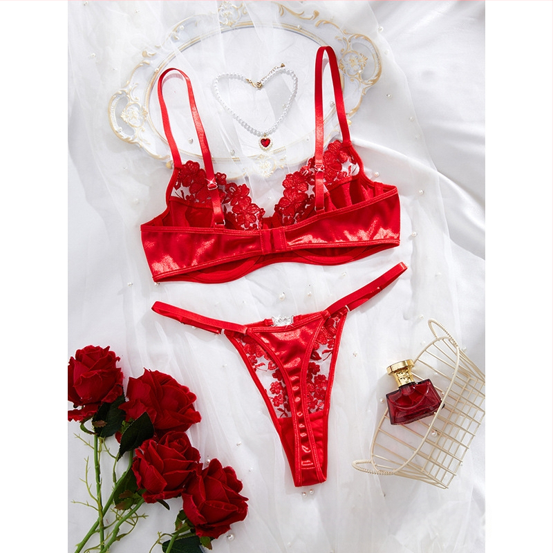 Krūštura komplekts ar 3/4 kausu, bez veidota kausa, poliesteres audums, mugurējā ar trim rindu aizdari, fiksētas dubultās siksnas