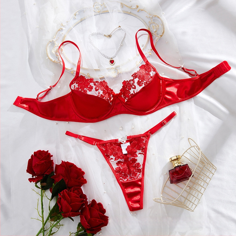 Krūštura komplekts ar 3/4 kausu, bez veidota kausa, poliesteres audums, mugurējā ar trim rindu aizdari, fiksētas dubultās siksnas