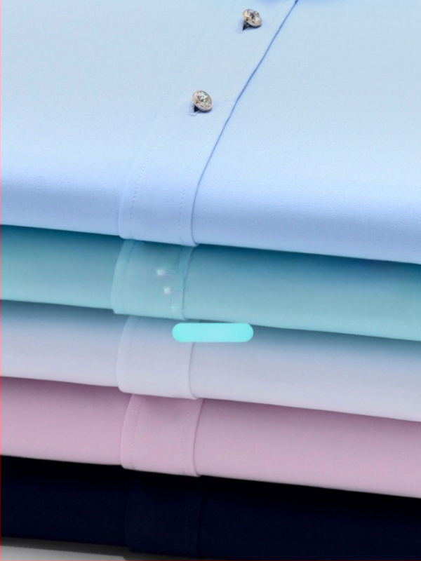 Мъжка риза – слим-fit кройка, квадратна яка, дълъг ръкав, боядисана по прежда, полиестерова смес