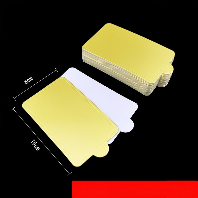 Τριγωνική βάση μούς για κέικ, χαρτόνι τροφίμου λευκό, 350 g/m², χρυσό επίχρισμα, χαρτί ψησίματος, μοντέρνο μινιμαλιστικό στυλ.