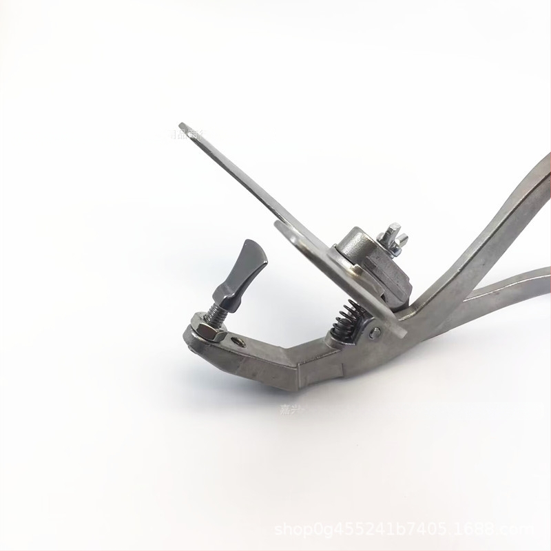 Automobiļu virsbūves dobumu labošanas instruments – preces kods: A; importēts: Nē; paredzēts: dobumu labošana