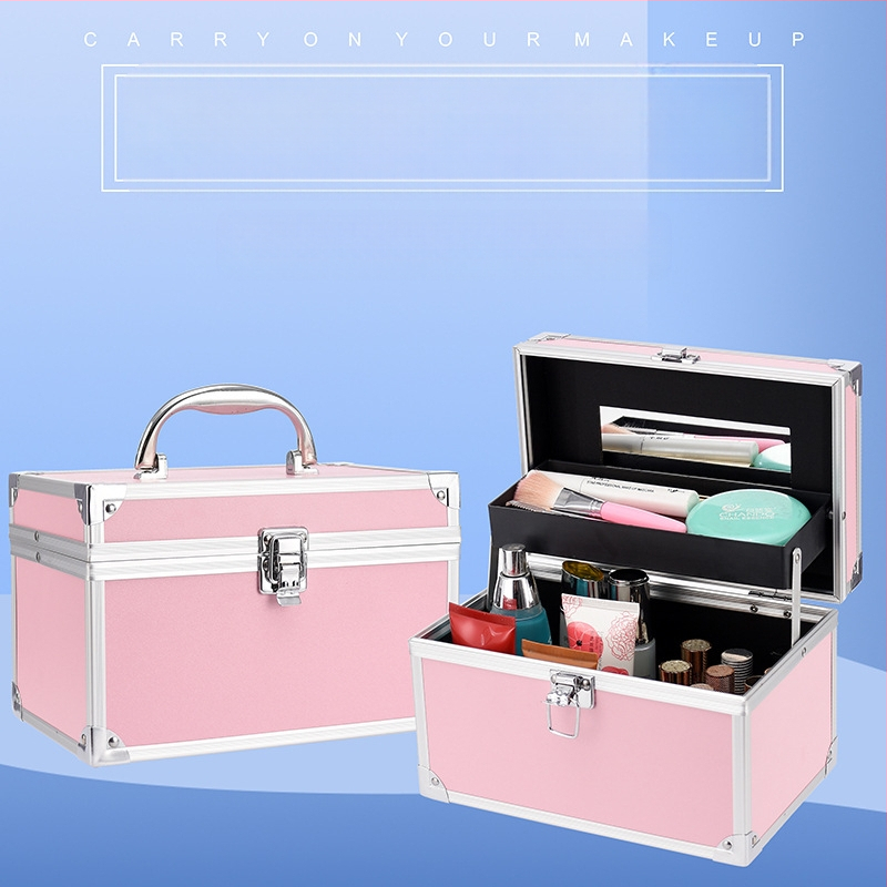 Козметичен калъф с PVC конструкция, отваряне чрез алуминиев рамков механизъм и еднопосочни колела