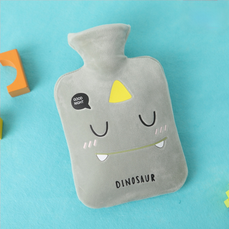 Μπουκάλι ζεστού νερού από βελούδινο ύφασμα, χαριτωμένος σχεδιασμός; PVC υψηλής πυκνότητας; θέρμανση με γέμισμα νερού; πολυλειτουργική χρήση για χέρια, πόδια, μέση, κοιλιά, κεφάλι και πλάτη; θερμό και κρύο διπλής χρήσης.