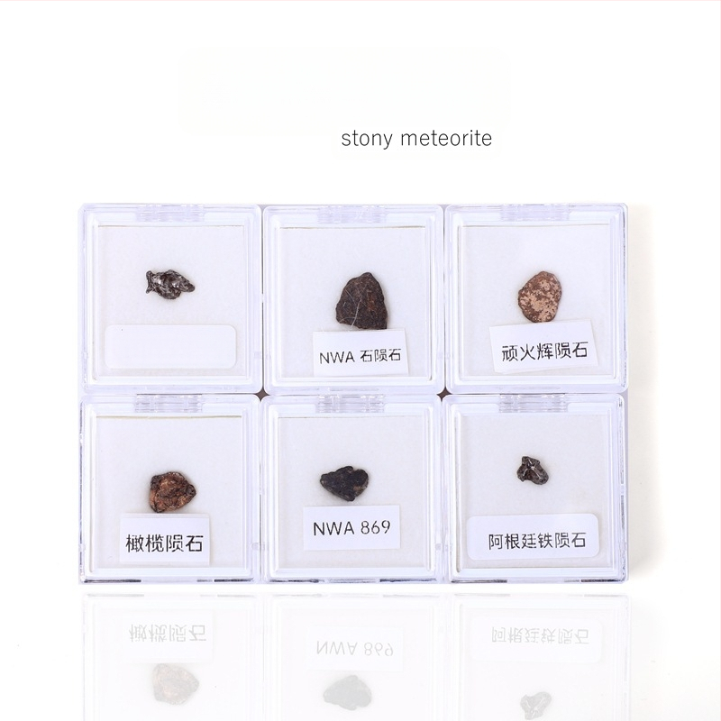 Μενταγιόν Campo από ολιβινωμένο μετεωρίτη, γεωμετρικός σχεδιασμός, δείγμα δώρου