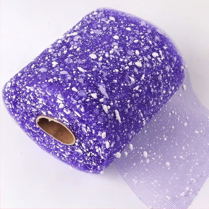 Ziedu režģa auduma lente dekorēšanai un pušķu iesaiņošanai (Materiāls: režģa audums; Kategorija: vietas dekorēšanas rekvizīti; Materiāla tips: lente, ziedu turētājs; Piemērojamas lietošanas jomas: Ziemassvētku dekori, dāvanu iesaiņošana, kāzas, ziedu iesai