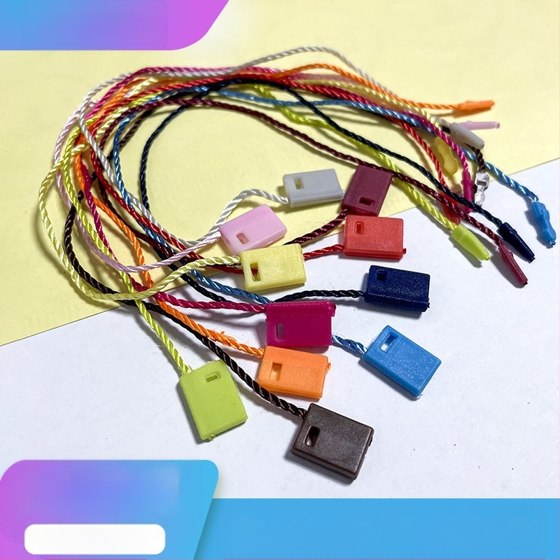 Κορδόνι ετικετών ενδύματος με τετράγωνες χάντρες, πολυεστερική γραμμή και πλαστικό κούμπωμα — επαναχρησιμοποιούμενο και προσαρμοζόμενο