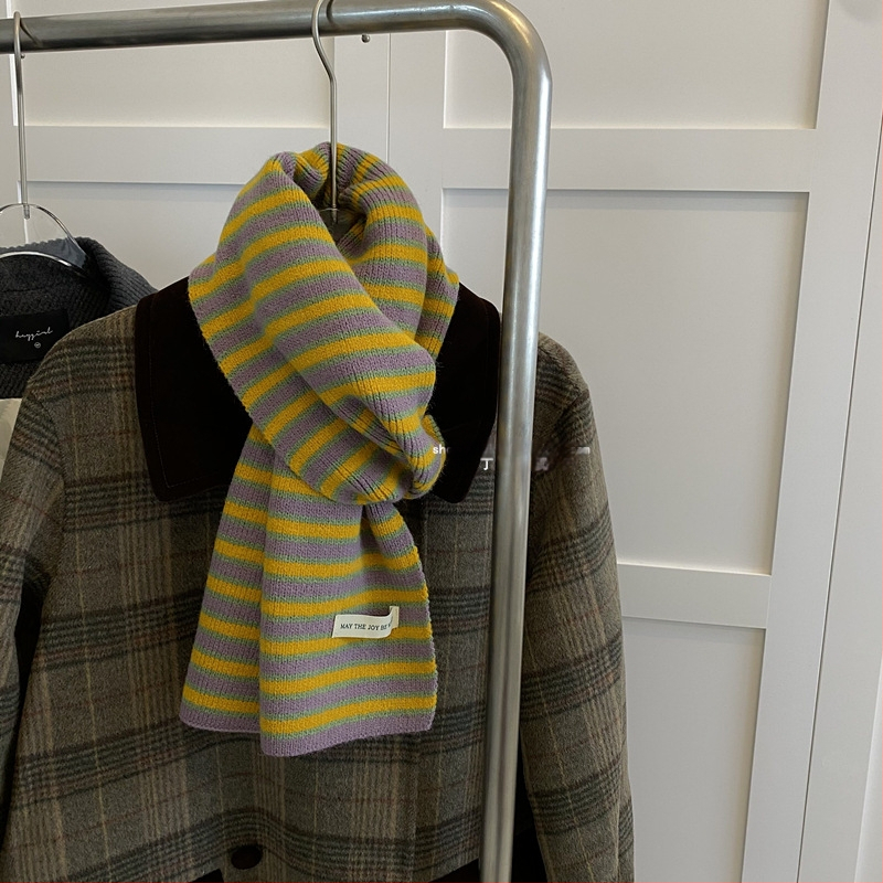 Šalikas - paprastas mezgimo technika, šiltas, žiemai, poliesterio audinys (>96% poliesterio), išleidimas 2024 m. ruduo