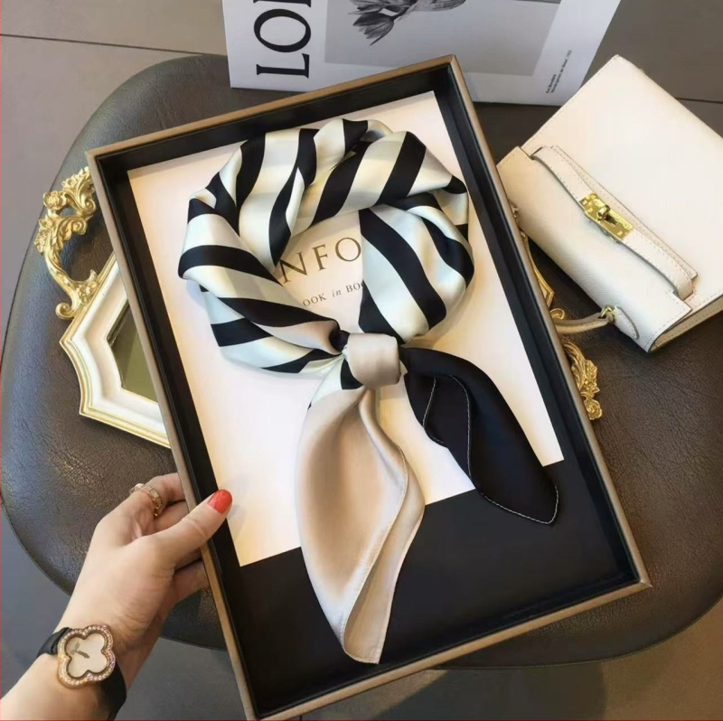 Šilko kvadratinė šalikas su spauda, crepe-satin šilkas audinys, Hangzhou kilmė, pavasaris 2025