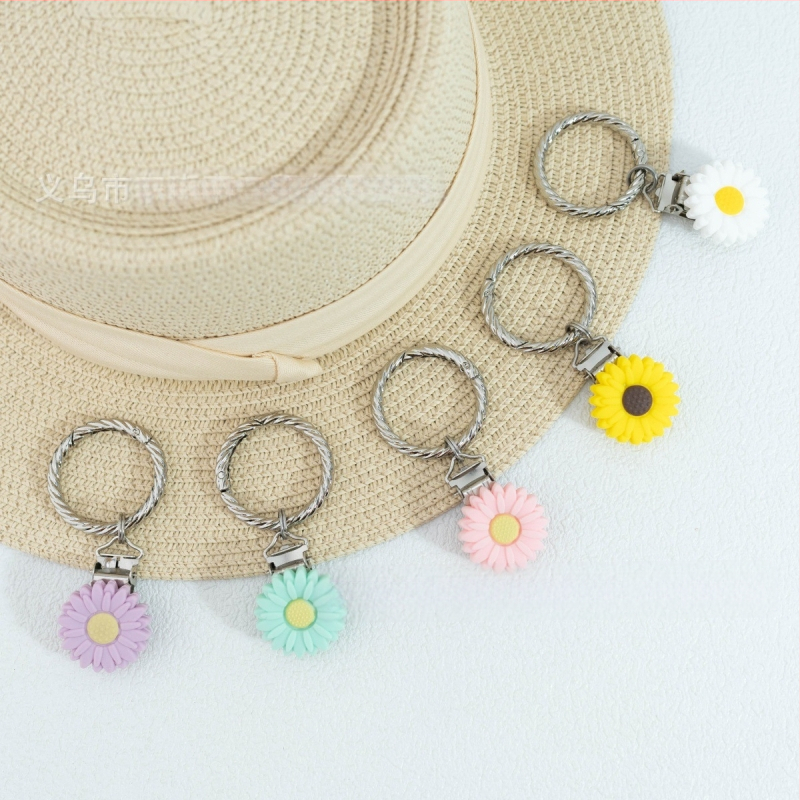 Μεταλλικοί κλιπ για αποσκευή και γυαλιά με ηλεκτροπλατίωση και μοτίβο χρυσάνθεμο, πρωτότυπος σχεδιασμός Li ban zhang, φθινόπωρο 2024