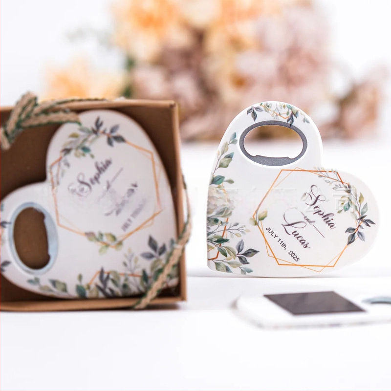 Butelių atidarytuvas su šaldytuvo magnetu – su logotipu, plastikas, dovana vestuvėms ir vakarėliams