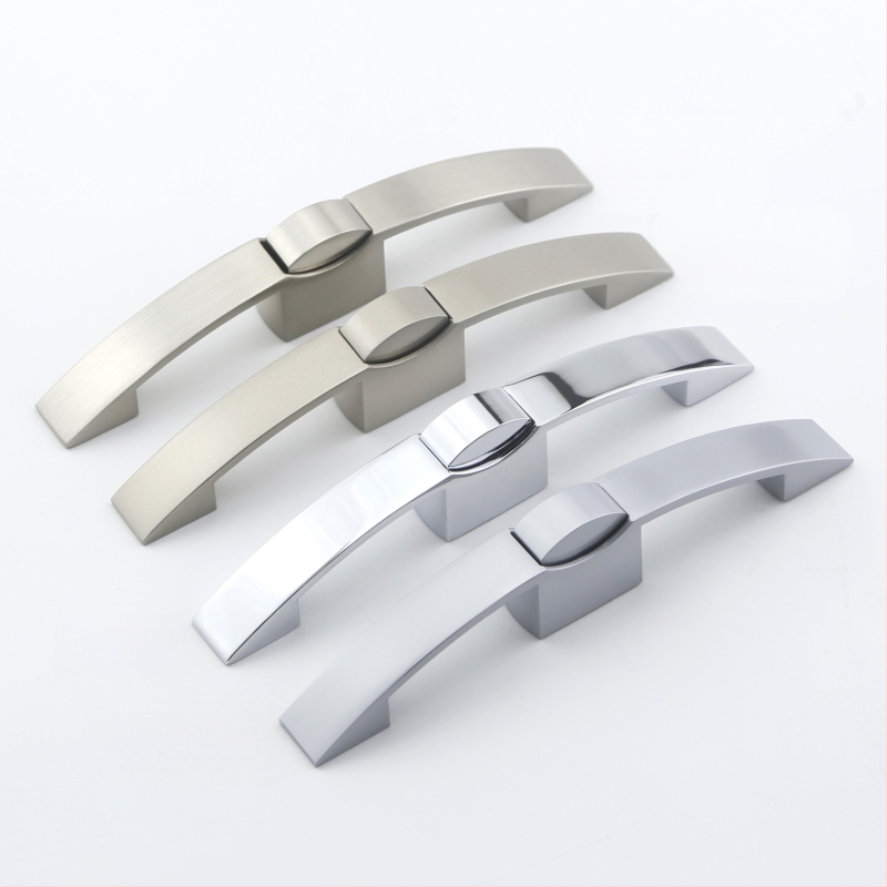 Arc RV κουμπωτή κλειδαριά με χειρολαβή από κράμα ψευδαργύρου, Μοντέλο J25016 — Κλειδαριά ντουλαπιού RV, στυλ Light Luxury, φινίρισμα: πολωμένο χρώμιο / νικέλιο με βούρτσα