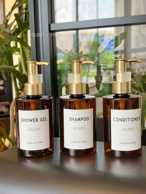 Set călător într-o sticlă cilindrică de 200ml, Brand Craftsmanship, PET, Blow molding, Nivel ambalaj 3, AJ200ml