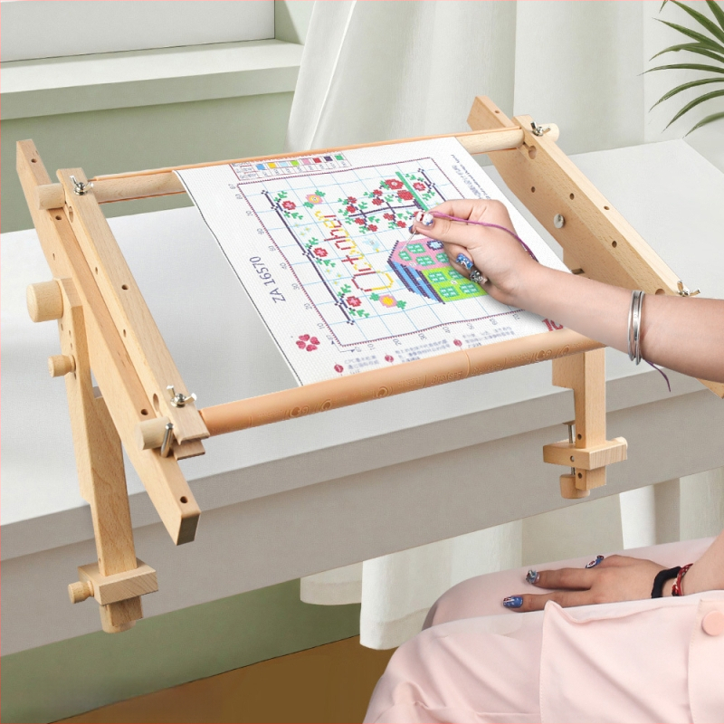 Pārvadājamais koka adīšanas statīvs ar noņemamu krustdūriena rāmi, kods 346, citi koka izstrādājumi, mūsdienīgs minimālisma stils