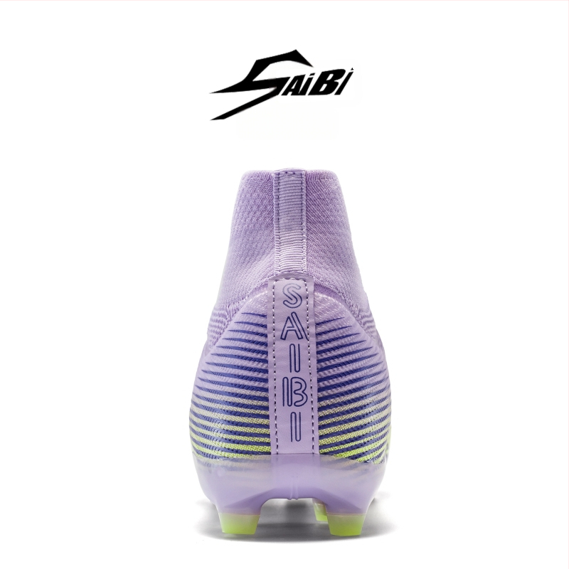 Augstas kurpes futbolam ar elpojošu tehnoloģiju, antislīdējoša zole, triecienu absorcija, tīmekļa odere iekšpusē.