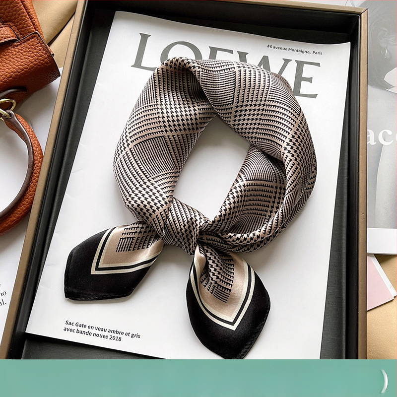 Valley of Beauty šilko šalikas, mažas kvadratas, paprasta audinys, spauda, ruduo