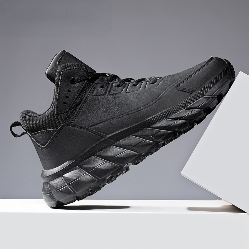 Ανδρικά χειμερινά ψηλοτάκουνα μποτάκια με επένδυση φλις, επάνω μέρος από συνθετικό δέρμα, μπροστινό κορδώνι, στρογγυλή μύτη
