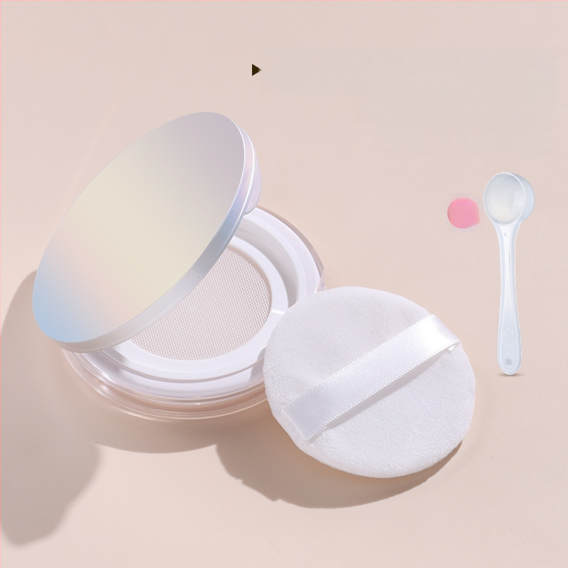 Kompakti dėžutė pipirų milteliams, nepralaidi, su elastine grotele, didelė talpa.